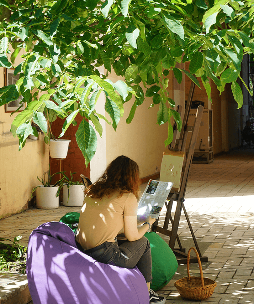Дворик садиби Ханенків. З архіву музею.
