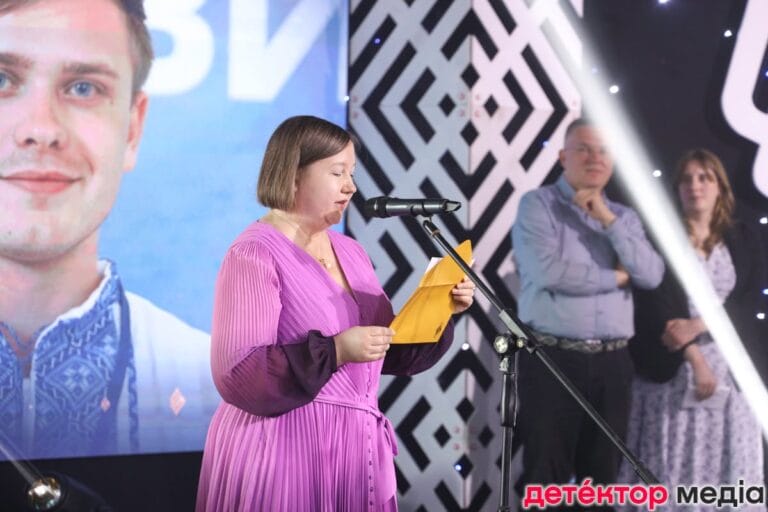 Amplifying Voices from Occupation: Introduction of a Special Nomination Within the ‘Honor of the Profession’ Journalism Award